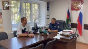 Следователи задержали мужчин, которые ради забавы бросили 5000 рублей в воду на Мамаевом кургане