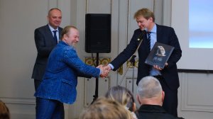Презентация альбома Сергея Лугинина «Две реки. Резьба по кости»