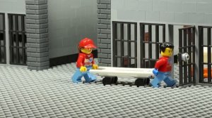 LEGO Скорая Помощь и Акулы! Детское видео