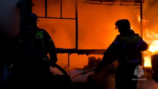 Шиномонтаж и автомобили горели в Тольятти 20 августа