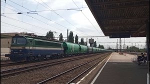 Встречные грузовые поезда