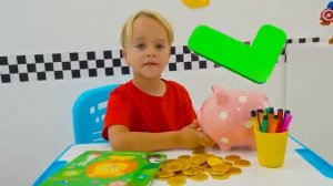 Крис лопает надувные игрушки и становится супергероем