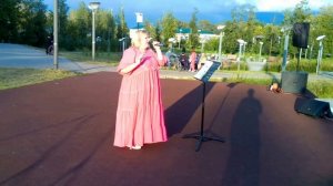 18. Светлана Рожнёва  -  Просто уходило лето.