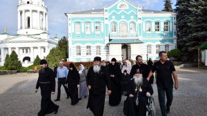 Дай же ты всем понемногу и не забудь про меня ...
