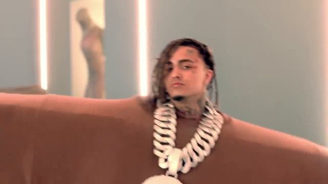 Kanye West & Lil Pump - I Love It Feat. Adele Givens [Official Music Video]