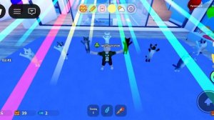 Играю в классную игру про котиков.🍼 🐱🐱🐈