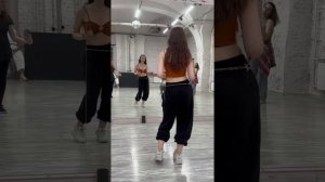 Традиционная бачата соло. Занятие 2. Катя.