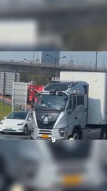 Грузовики без водителя? Это как?🤔