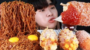 МУКБАНГ — Лапша с чёрной фасолью и трюфельным маслом, острый хот-дог
