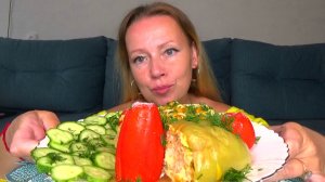 Мукбанг от Яны макароны спагетти, перец фаршированный, соус, овощи. Еда вкуснота.