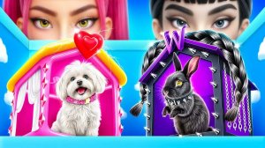 Мы построили домики для животных! K-Pop Demon Hunters vs Уэнсдей Аддамс!