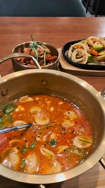 Кафе Karefana: довольно вкусные блюда, вежливый персонал. Малышева 36, Екатеринбург. #еда