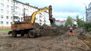 (Рыбинск-40) ДВОР НА УЛИЦЕ ЮБИЛЕЙНОЙ: УСПЕТЬ ДО ХОЛОДОВ