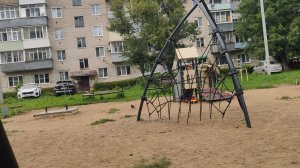 гуляем на площадке с яриком