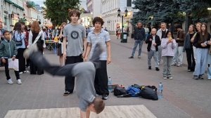 Танцы на улице Баумана в Казани