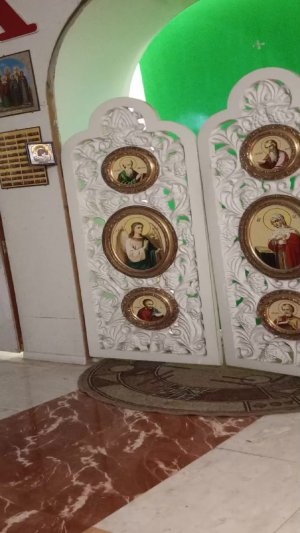 Божественная служба в храме Святой Троицы