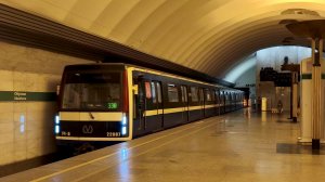 Петербургский Метрополитен. Поезд «Юбилейный» на станции Обухово