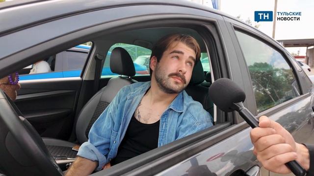 Туляки часами стоят в очередях, но не успевают заправиться