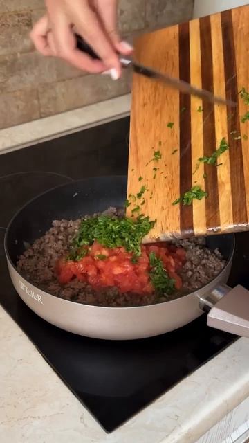 😋 Сочные фаршированные помидорки.