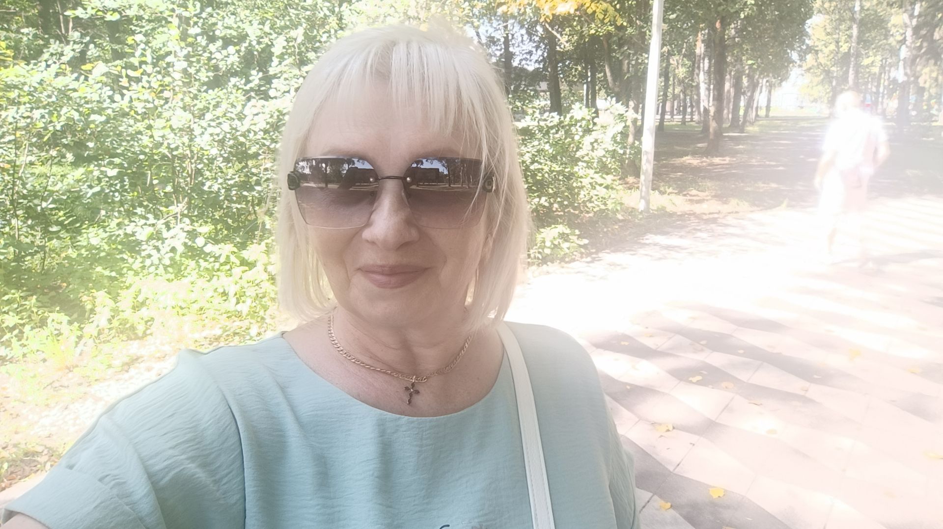 В ПАРК НА ПРОГУЛКУ С МУЖЕМ 🌳 КУПИЛИ МЕД 🍯