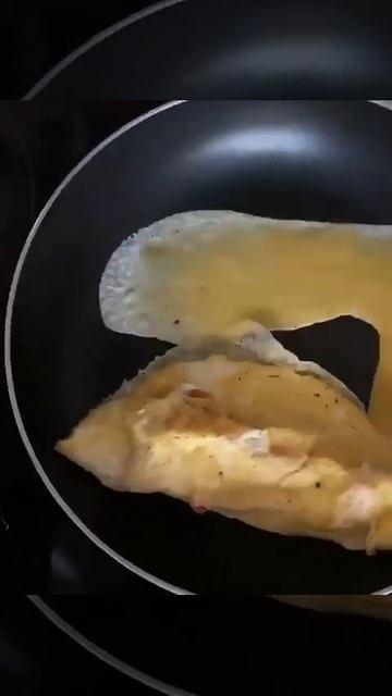 😋 Очень быстрый и очень вкусный яичный ролл на завтрак.