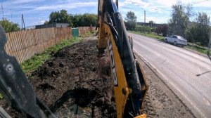 JCB 3cx подготовка земли к установки забора