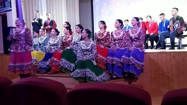 Коллектив,  от которого нельзя оторвать глаз.