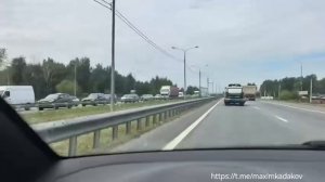 С бензином беда, а машин меньше не становится 🤷♂️