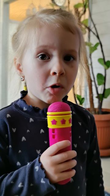 Выступает Алла  Борисова