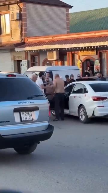В Дагестане 16-летний подросток ударил ножом водителя такси

Инцидент произошел в пятницу вечером в