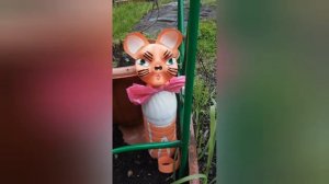 садовые поделки из бутылок и колес покрышек идеи для сада дизайн