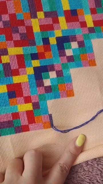 Процесс 14: Работаю синей🧵 частотой ниток🪡 и получение красной нитки🧶