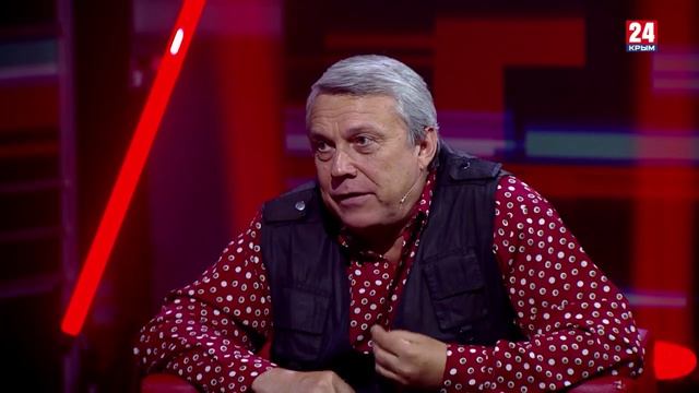 #Занавес. Баланс белого, синего, красного