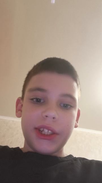 оцениваю 3 ютуберов по шкале