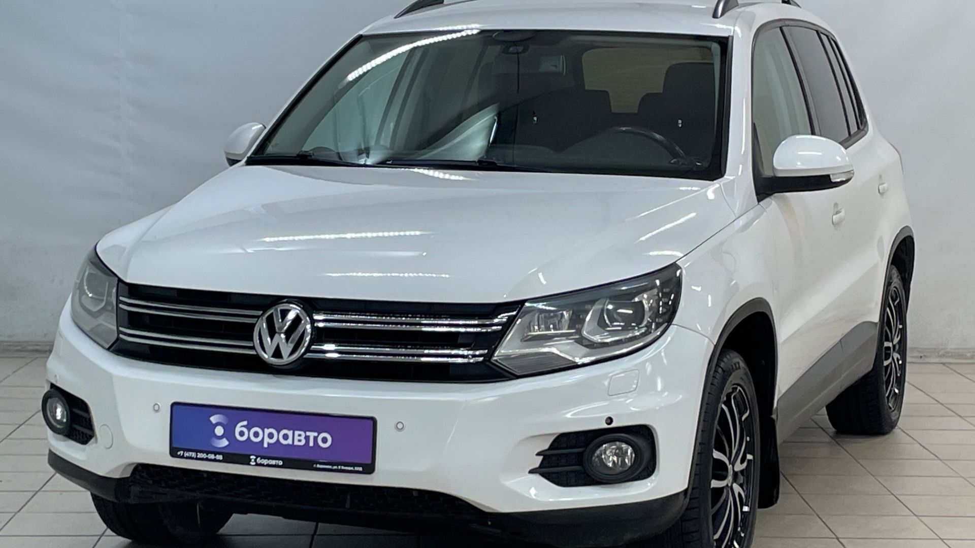 VOLKSWAGEN TIGUAN