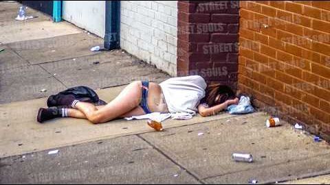 Бездомные на улицах Америки. Кенсингтон-авеню, Филадельфия. США