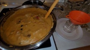 Икра кабачковая с баклажанами и болгарским перцем.
