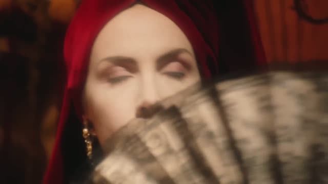 Annie Lennox - Walking On Broken Glass (1992)