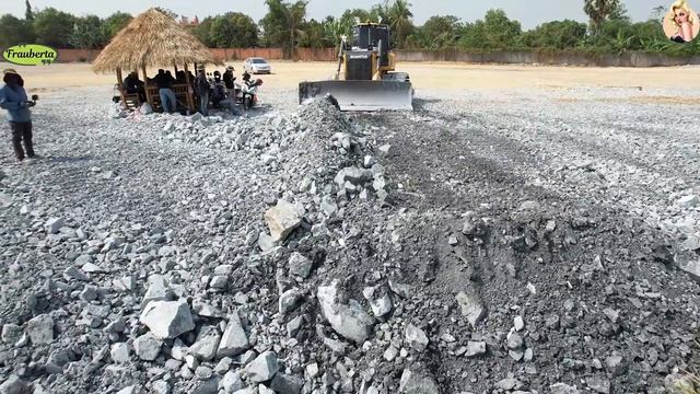 Строительство, засыпка водного канала