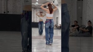 Традиционная бачата соло. Занятие 8. Катя.