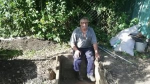 Жизнь в Деревне: Работаю, строю смотровую яму ! Жена в городе... Приехала офигела.