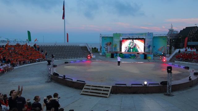 Концерт Овеянный славой Российский флаг