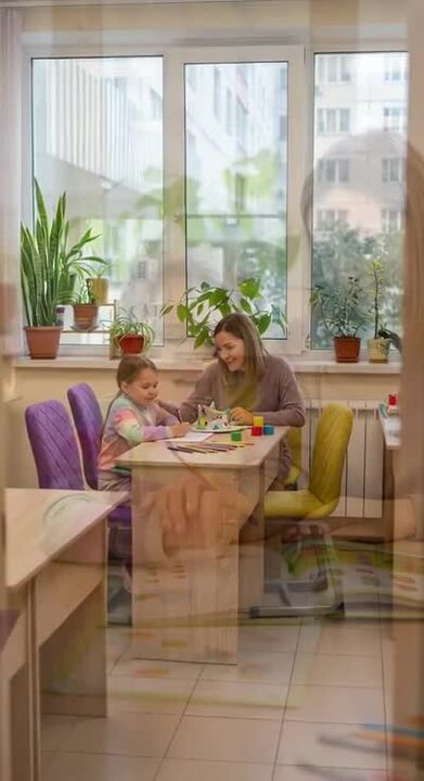 За кулисами: как наши педагоги находят подход к каждому ребенку
