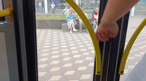 Громкое пиканье дверей в автобусе SIMAZ.