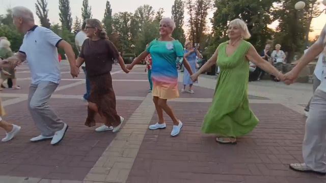 22 августа. Танцуй подруга..