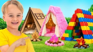 Дети строят домики и учатся делиться