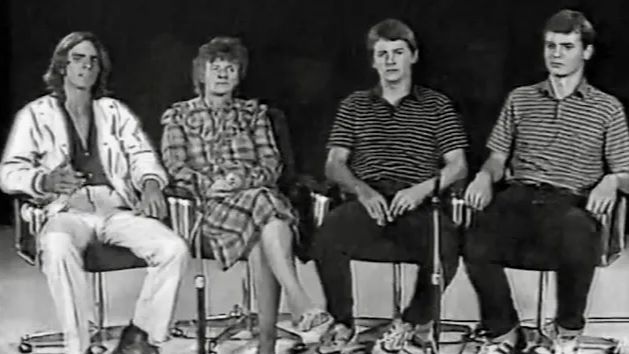 Knowles Family On How Their Car Was Lifted Up By A UFO, 1988