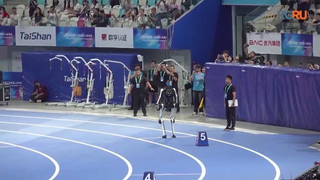 В Пекине открылись Вторые всемирные игры роботов-гуманоидов