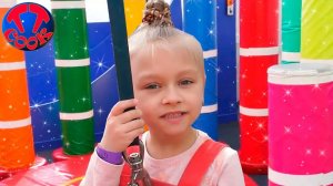 ВЛОГ на Скалодроме ЯРОСЛАВА АЛЬПИНИСТ Пытаемся забраться на самую вершину скалы Видео для