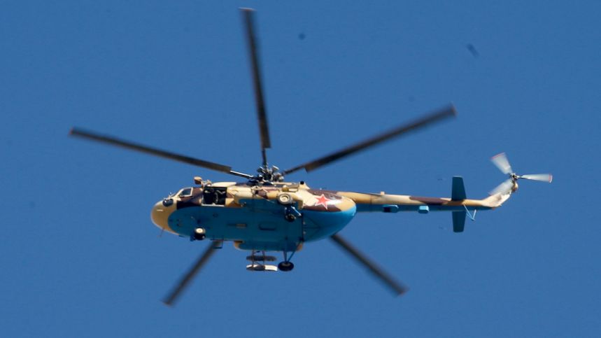 Ми-8 спасательной группы сопроводил армейскую авиацию. Лучшее видео из зоны СВО